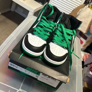 Black green and white comes with box